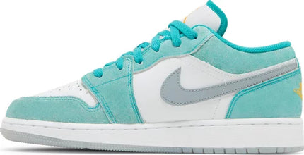 Nike Grade School Womens Air Jordan 1 Low SE Sneakers - 'New Emerald'
