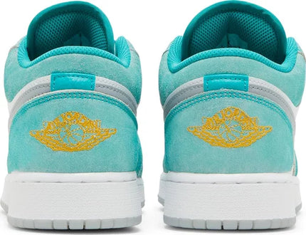 Nike Grade School Womens Air Jordan 1 Low SE Sneakers - 'New Emerald'