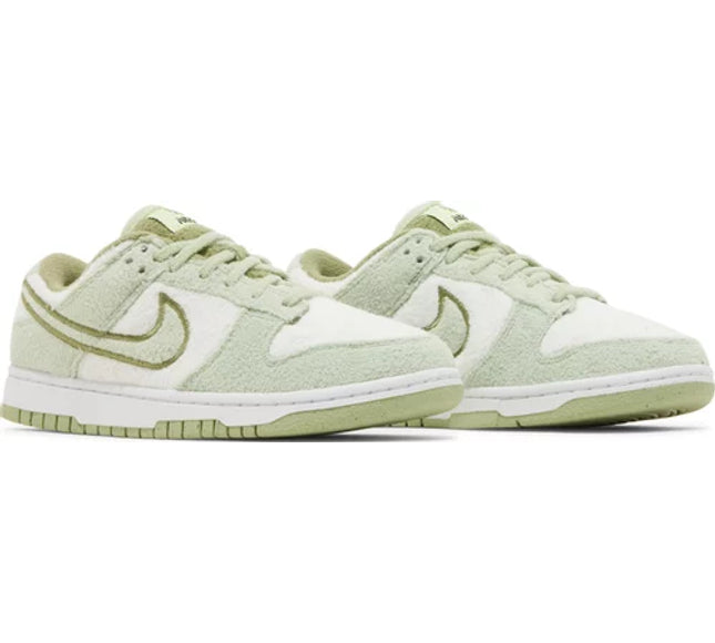 Nike Womens Dunk Low SE Sneakers - 'Fleece - Honeydew'