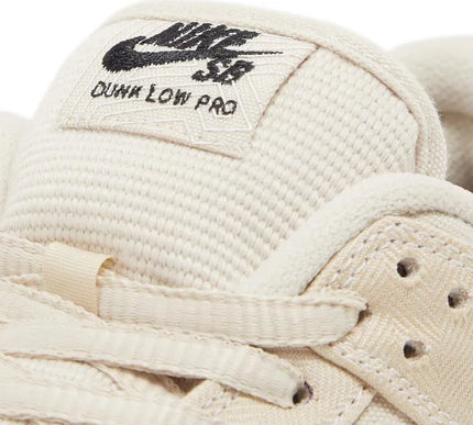 Nike Mens Albino & Preto x Dunk Low SB Sneakers - 'Jiu-Jitsu'