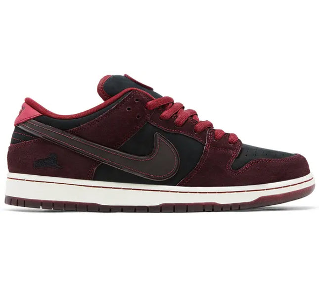 Nike Mens RIOT Skateshop x Dunk Low Pro SB QS 'Mahogany Dark Beetroot'