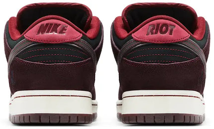 Nike Mens RIOT Skateshop x Dunk Low Pro SB QS 'Mahogany Dark Beetroot'