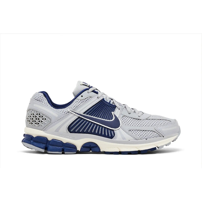 Air Zoom Vomero 5 'Yankees'