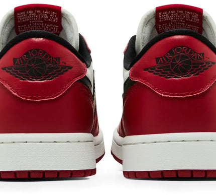 Air Jordan 1 Retro Low OG 'Chicago' 2025