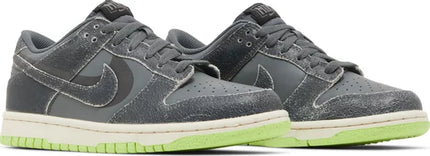 Nike Grade School Womens Dunk Low SE Sneakers - 'Halloween - Cauldron'