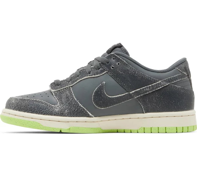 Nike Grade School Womens Dunk Low SE Sneakers - 'Halloween - Cauldron'