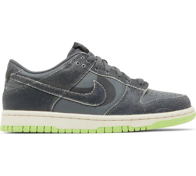 Nike Grade School Womens Dunk Low SE Sneakers - 'Halloween - Cauldron'
