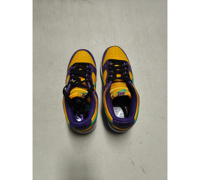WMNS DUNK LOW LISA *NEW - MISMATCH* *SALES ARE FINAL*
