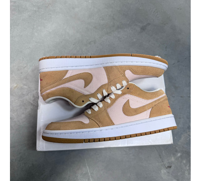 DISPLAY - Nike Womens Air Jordan 1 Low SE Sneakers - 'Twine'