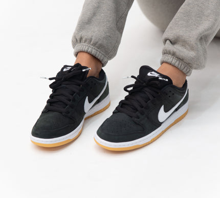 NIKE DUNK LOW SB BLACK GUM