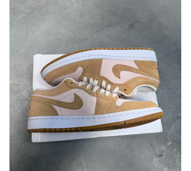 DISPLAY - Nike Womens Air Jordan 1 Low SE Sneakers - 'Twine'