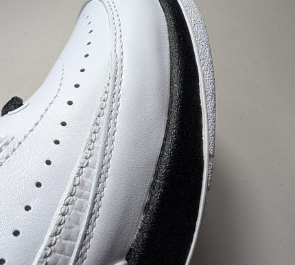 EX-DISPLAY  - Nike Womens Air Jordan 2 Retro Sneakers - 'Chicago' 2022