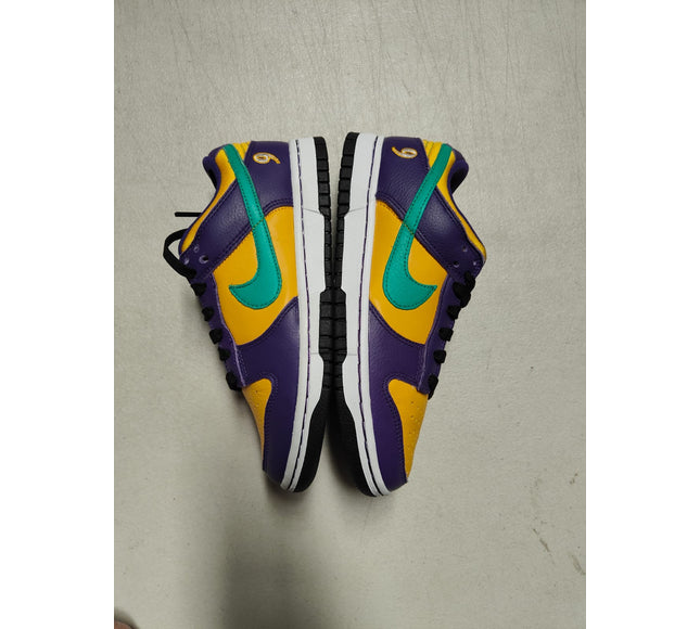 WMNS DUNK LOW LISA *NEW - MISMATCH* *SALES ARE FINAL*