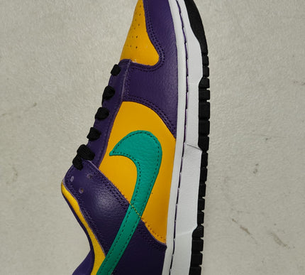 WMNS DUNK LOW LISA *NEW - MISMATCH* *SALES ARE FINAL*