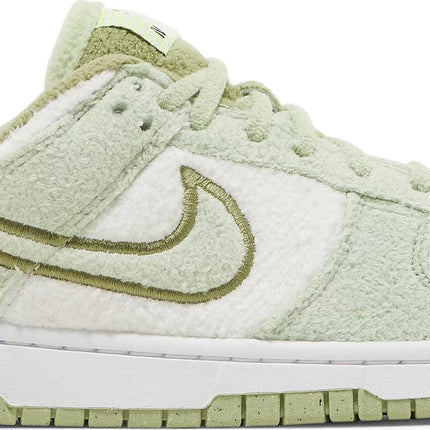 Nike Womens Dunk Low SE Sneakers - 'Fleece - Honeydew'