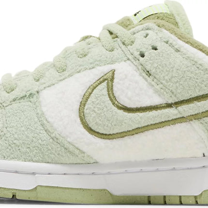 Nike Womens Dunk Low SE Sneakers - 'Fleece - Honeydew'