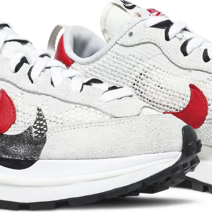 Nike Mens Sacai x VaporWaffle Sneakers - 'Sail'