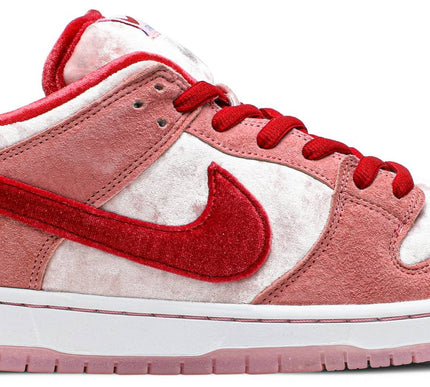 Nike Mens StrangeLove x Dunk Low SB Sneakers - 'Valentine's Day' Special Box