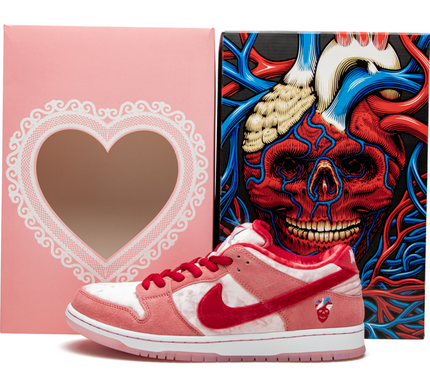 Nike Mens StrangeLove x Dunk Low SB Sneakers - 'Valentine's Day' Special Box